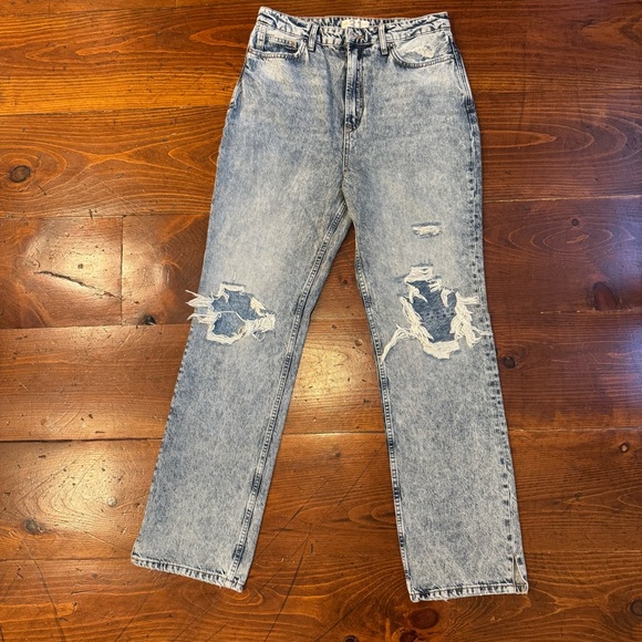 We The Free Denim - We The Free Distressed High Rise Straight Leg Jeans. Size‎ 31